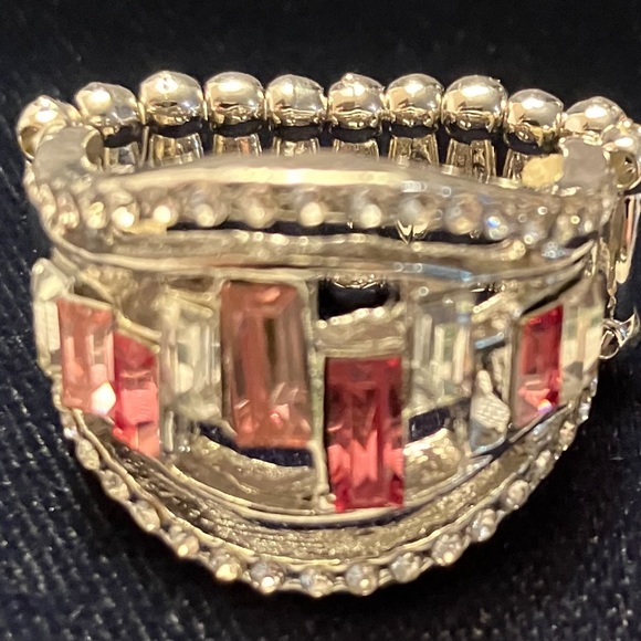 Jewelry - Amazing silver gemstone new ring